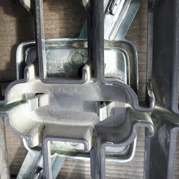 Vintage VOLVO Car Grill - Picture 4 of 4